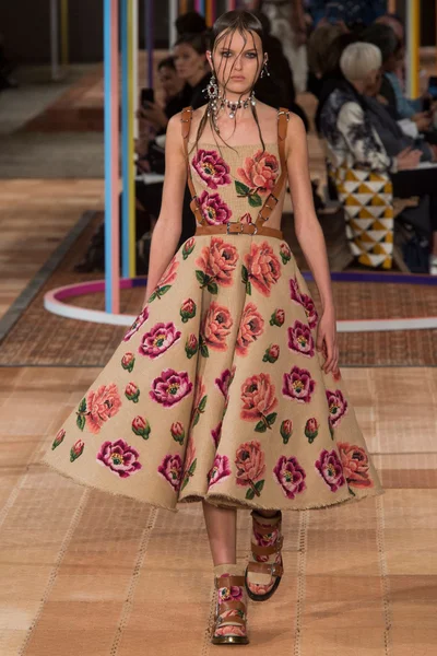 Look 33